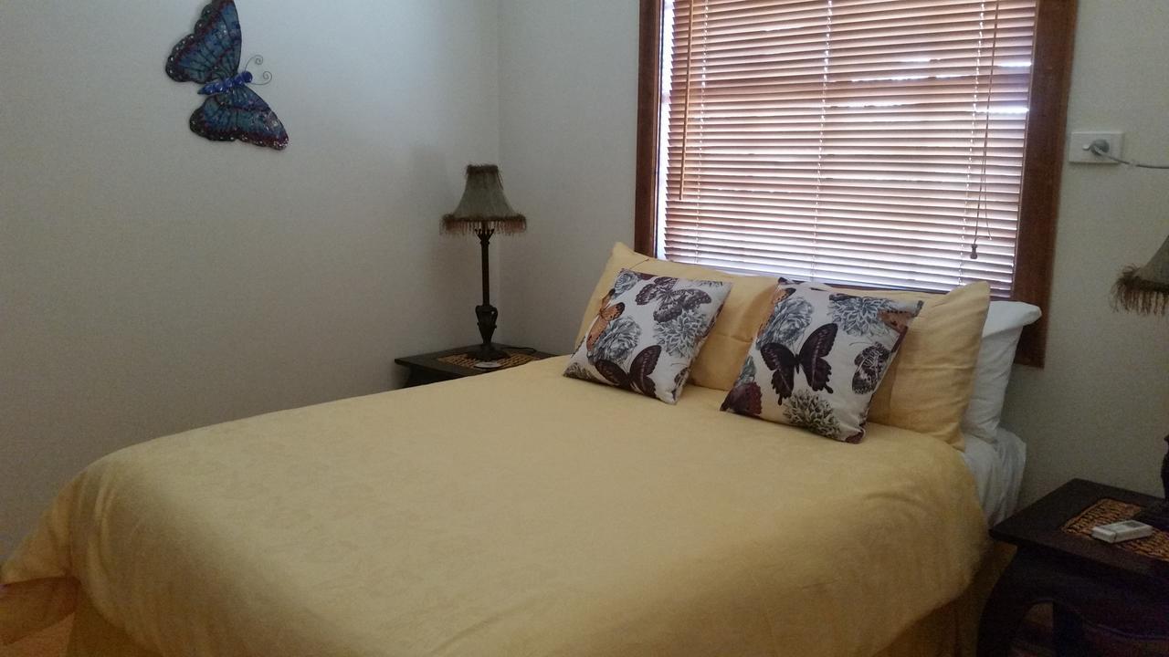 Sonja'S Bed And Breakfast Lightning Ridge Exterior photo